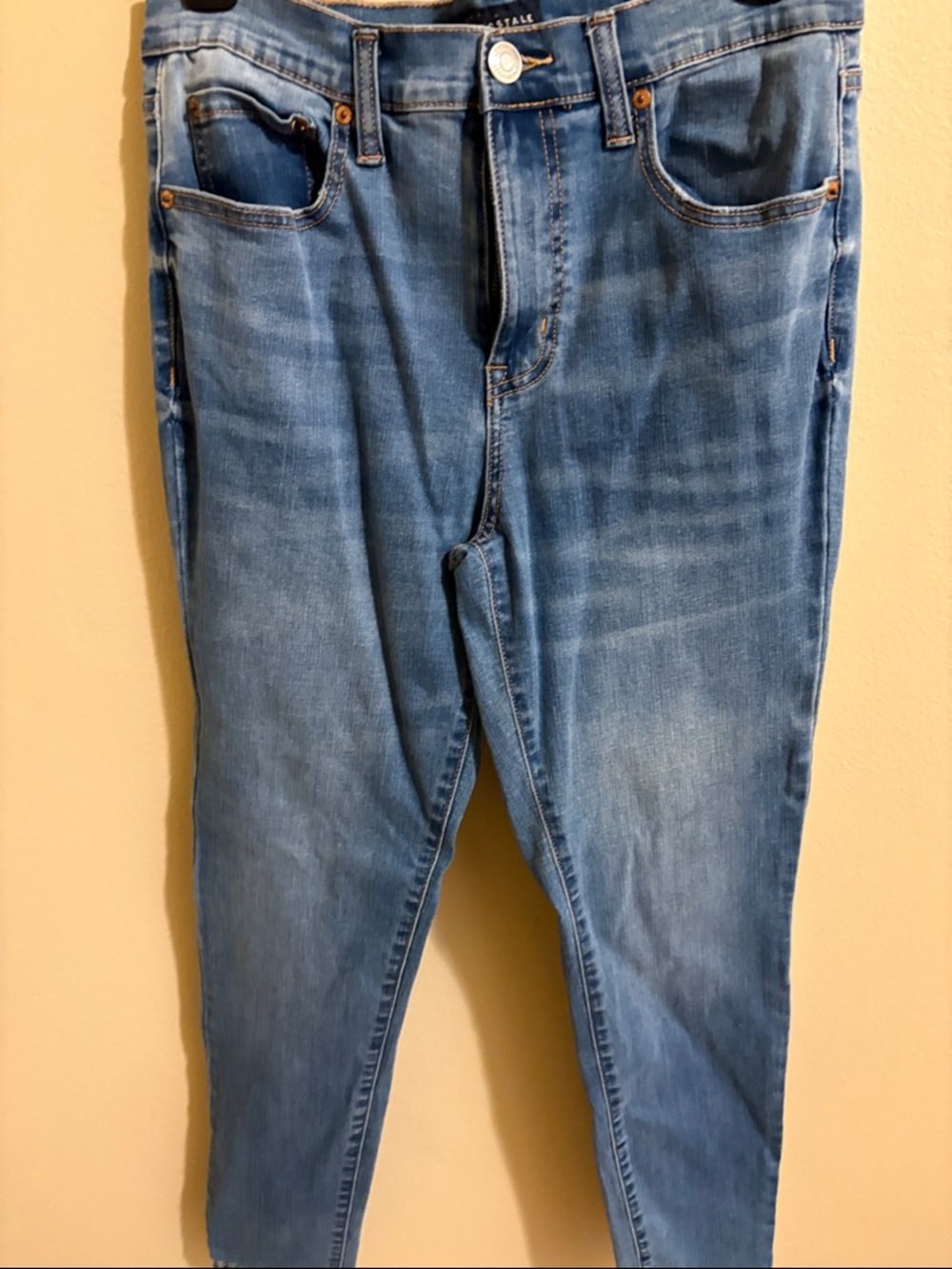 Aeropostale  women’s Medium Blue Skinny Jeans